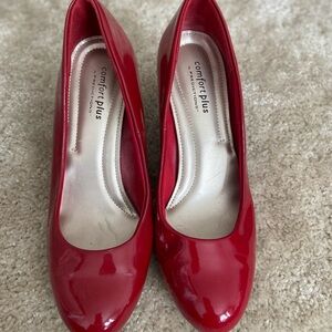 Women’s Comfort Plus pumps, size 8